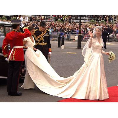 Herzogin von Cambridge: Kate in Traumkleid vor Traualtar