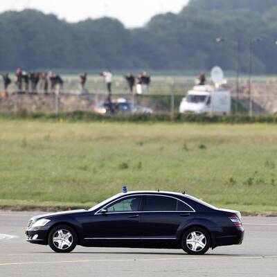 Ratko Mladic ist in Den Haag eingetroffen