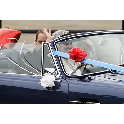William und Kate: Abfahrt im Cabrio
