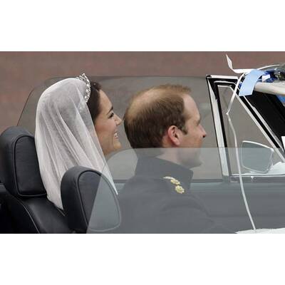 William und Kate: Abfahrt im Cabrio