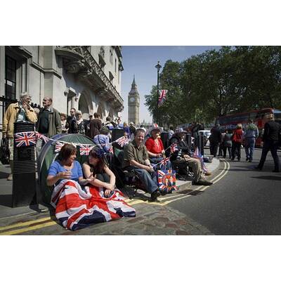 Kate und William heiraten: Fans vor der Westminster Abbey
