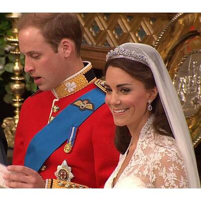 Herzogin von Cambridge: Kate in Traumkleid vor Traualtar