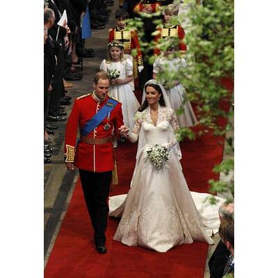 Herzogin von Cambridge: Kate in Traumkleid vor Traualtar