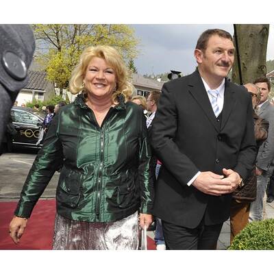 Maria Riesch in Gold: Standesamtliche Trauung in Garmisch