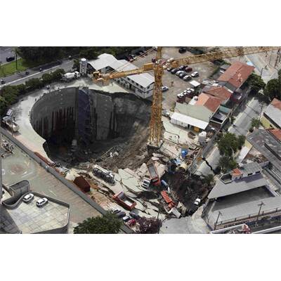 AP_brasilien_krater_4