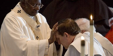 AP_milingo_erzbischof_priesterweihe