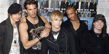 AP_us5_chris-jay-richie-mic