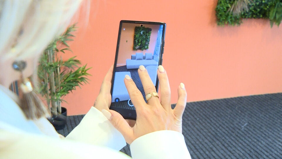 Entdecken Sie die neuesten Gartentrends bei mömax: Ihr Wohnzimmer im Freien