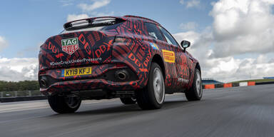 Aston Martin DBX jagt Porsche Cayenne & Co.