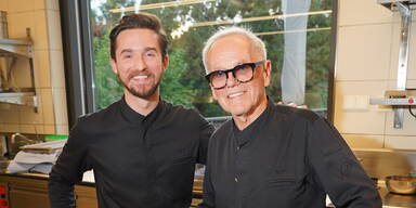 Byron und Wolfgang Puck kochten die Gäste ein.