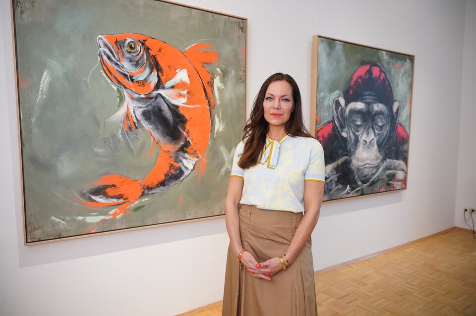 Yves Voermans-Eiserfey mit ihren Werken.