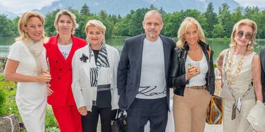 Gery Keszler und sein Damenkomitee