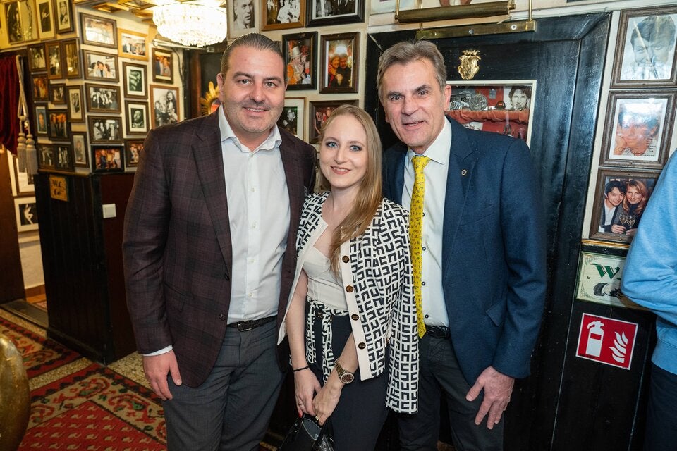 Leo und Jacqueline Lugner mit Peter Großmann