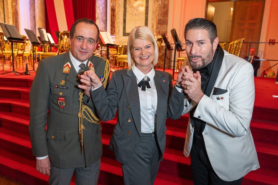 Georg Frischeis, Klaudia Tanner und Jubilar Clemens Unterreiner