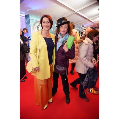 Monika Ballwein mit Sohn Noah und dessen Freundin