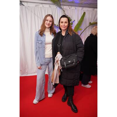 Monika Ballwein mit Sohn Noah und dessen Freundin