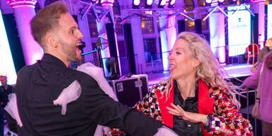 Simone Lugner und Herby Stanonik wirbelten &uuml;ber die Tanzfl&auml;che.