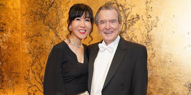 Gerhard Schr&ouml;der mit&nbsp;So-yeon Schr&ouml;der-Kim&nbsp;