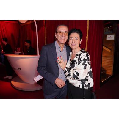 Christa Kummer mit Begleitung