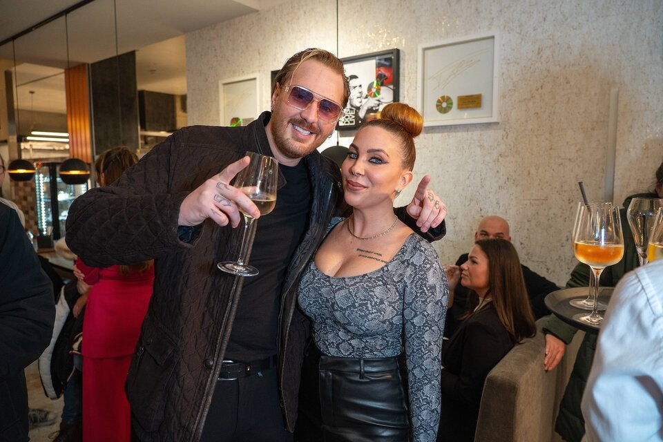 Tara Tabitha hatte einen kleinen Disput mit ihrem Dennis. 