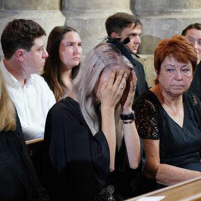 Ein letztes Mal an der Oper vorbei. Der Opernball hat Richard Lugner auch über die Tore Wiens berühmt gemacht.