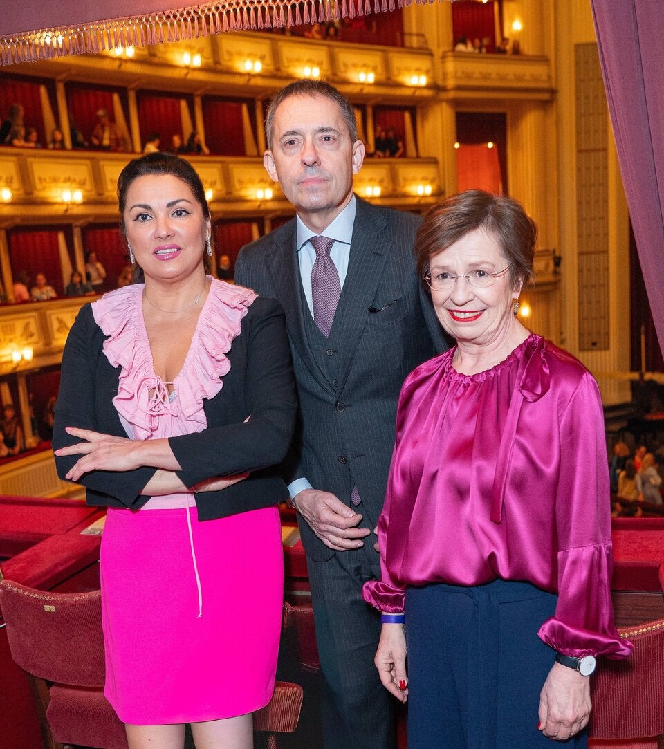 First Lady lud am Weltfrauentag zur Gala mit Netrebko-Hoppala und Stürmer-Show