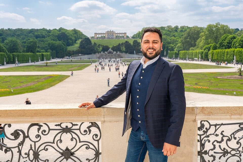 Star-Tenor Paolo Scariano in Schönbrunn.