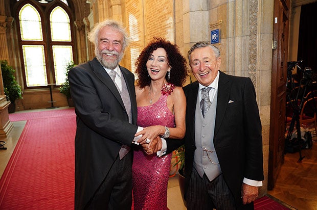 Christina Lugner und ihr Ernst mit dem glücklichen Bräutigam.