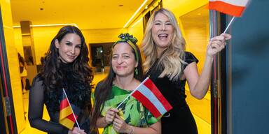 Sila Sahin, Caro Athanasiadis und Simone Stelzer