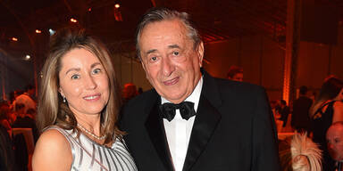 Lugner: Goldwasser f&uuml;r seinen "Goldfisch"