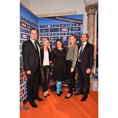 MADONNA Blogger Award 2018 - Orange Carpet