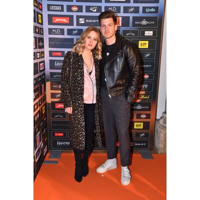 MADONNA Blogger Award 2018 - Orange Carpet