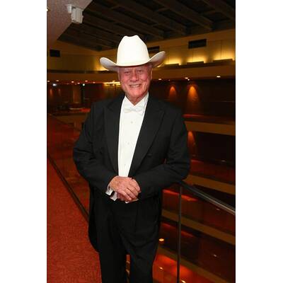 Opernball 2011: Jacqueline Lugner, Helmut Werner, Larry Hagman, Ruby Rubacuori, Richard Lugner, Katzi, Zachi Noy