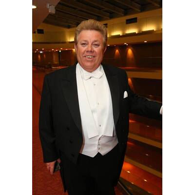 Opernball 2011: Jacqueline Lugner, Helmut Werner, Larry Hagman, Ruby Rubacuori, Richard Lugner, Katzi, Zachi Noy