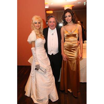 Opernball 2011: Jacqueline Lugner, Helmut Werner, Larry Hagman, Ruby Rubacuori, Richard Lugner, Katzi, Zachi Noy