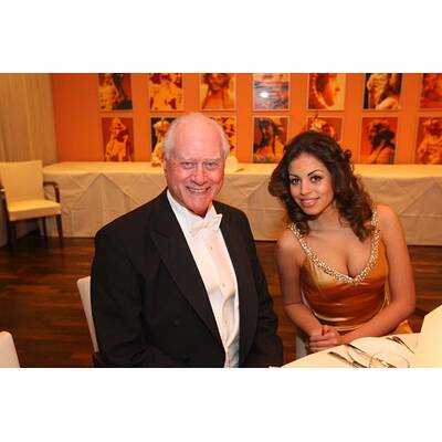 Opernball 2011: Jacqueline Lugner, Helmut Werner, Larry Hagman, Ruby Rubacuori, Richard Lugner, Katzi, Zachi Noy