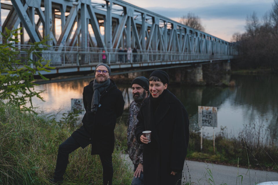 Zvukov-Brücke: Eine Brücke präsentiert sich als  audiovisuellen Installation.