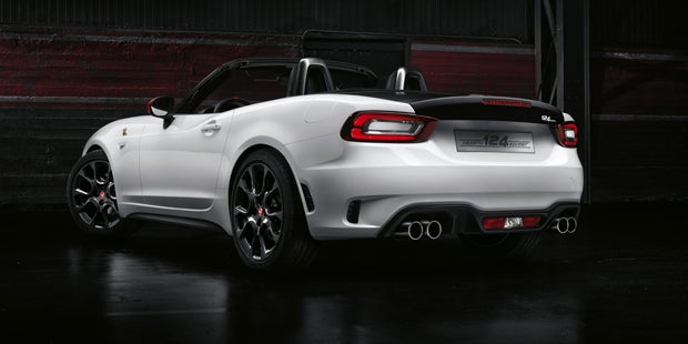 Abarth 124 Spider bläst zum Angriff