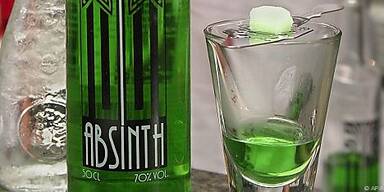 Absinth besteht aus Anis und Wermut