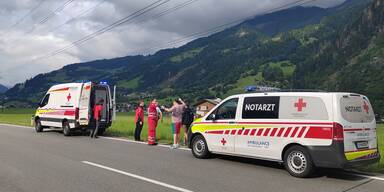 Absturz: Paragleiter fliegt in Hochspannungsleitung