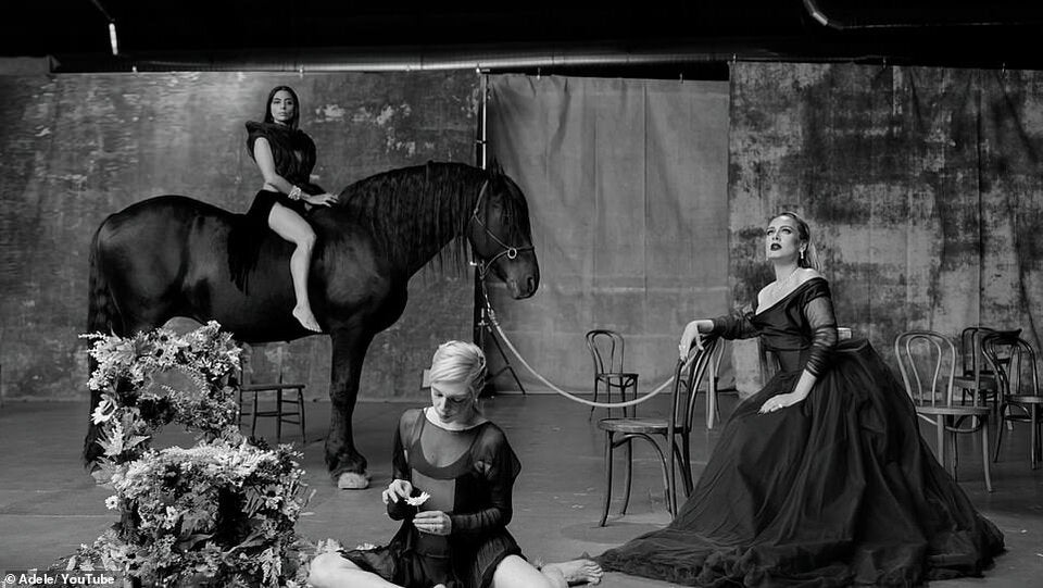 Adele: Flucht bei Rekord-Video