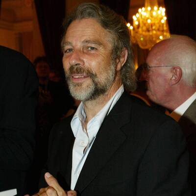 Rihanna - Queen of Downloads