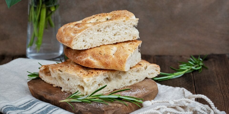 Foccacia mit Salz und Rosmarin.