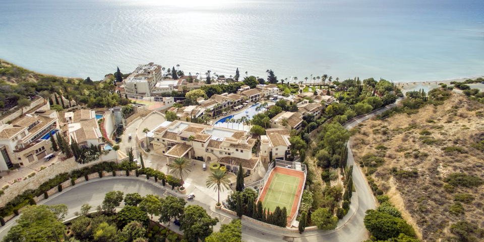 Das Columbia Beach Resort ist nur 52 km vom Skigebiet Troodos entfernt.