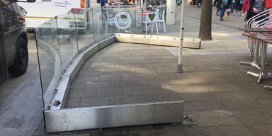 Lkw crasht auf MaH&uuml; in Aida-Caf&eacute;