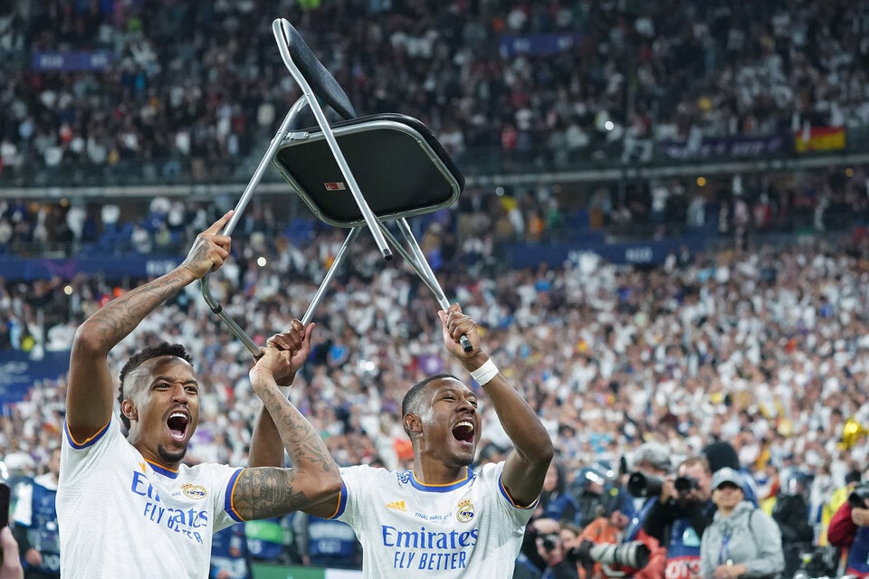 Alabas legendärer Stuhl-Jubel im Real-Trikot.