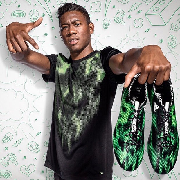 Alaba zieht für Werbespot blank