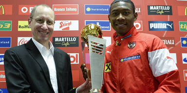 "Fußballer des Jahres": Alaba erhielt Pokal