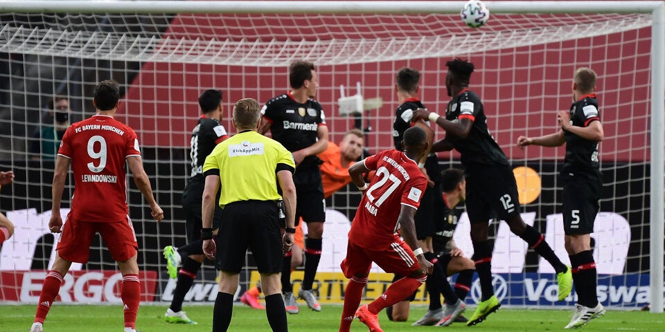 Bayern feiern den Geister-Pokal