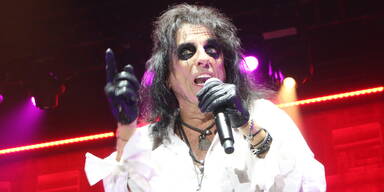 oe24 holt Alice Cooper zum Lovely Days Festival